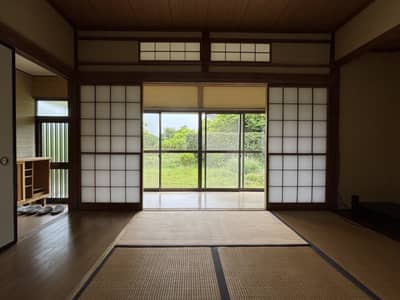 和室からお庭を望む
