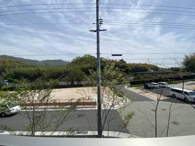 公園が見えるほどの距離に。