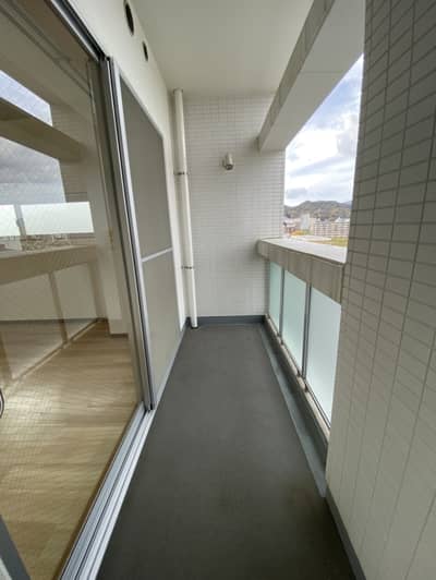玄関入るとまだ外でした