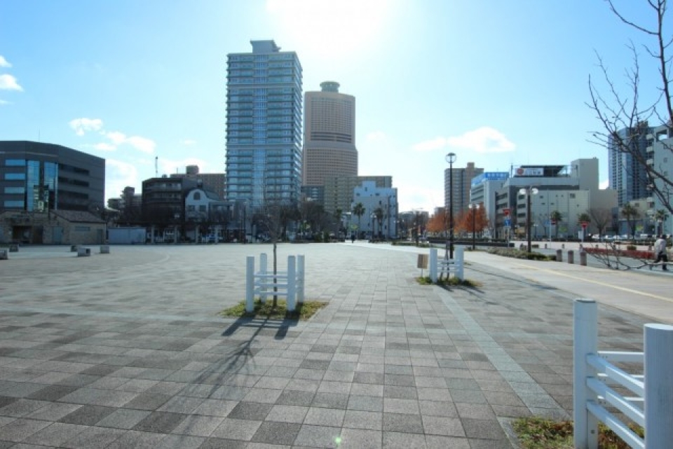 大きな公園が隣接。