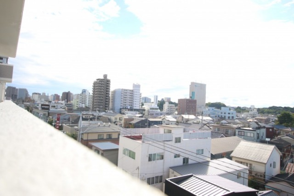 ベランダからの景色は最高！実際には浜松城がより大きく見えます。