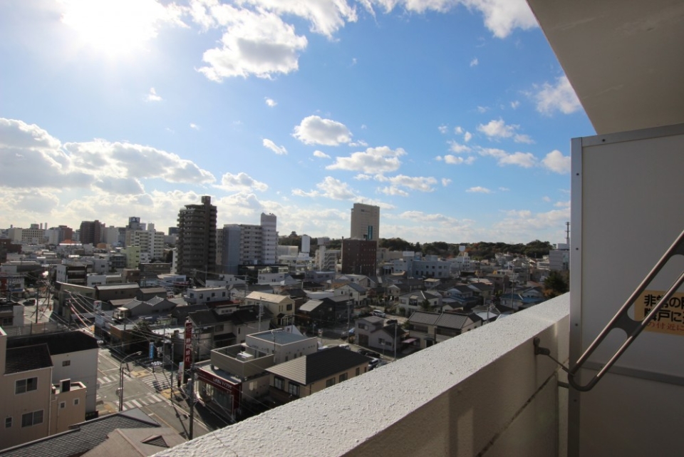 ベランダからの眺望。浜松城も見える。
