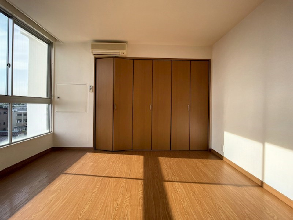 7.4帖のお部屋。見てくださいこの収納力！