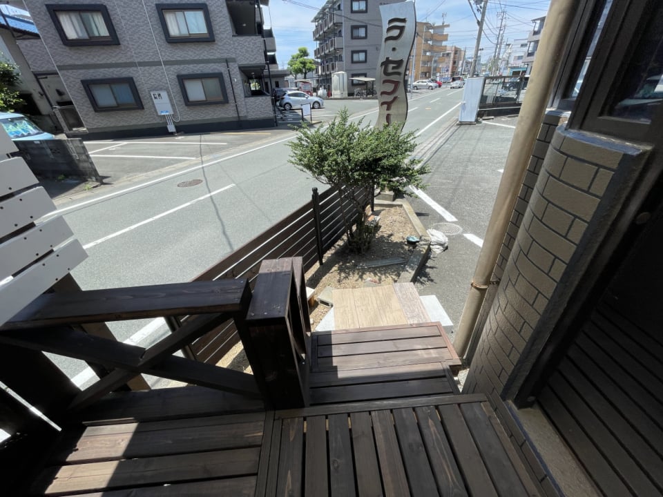 駐車場から直接入れるようになっています
