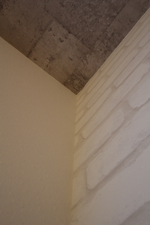 天井と壁2面のデザイン。