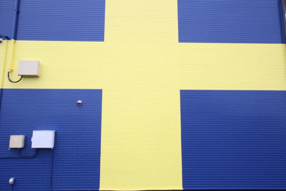 外観はまさにスウェーデン国旗を彷彿させます。