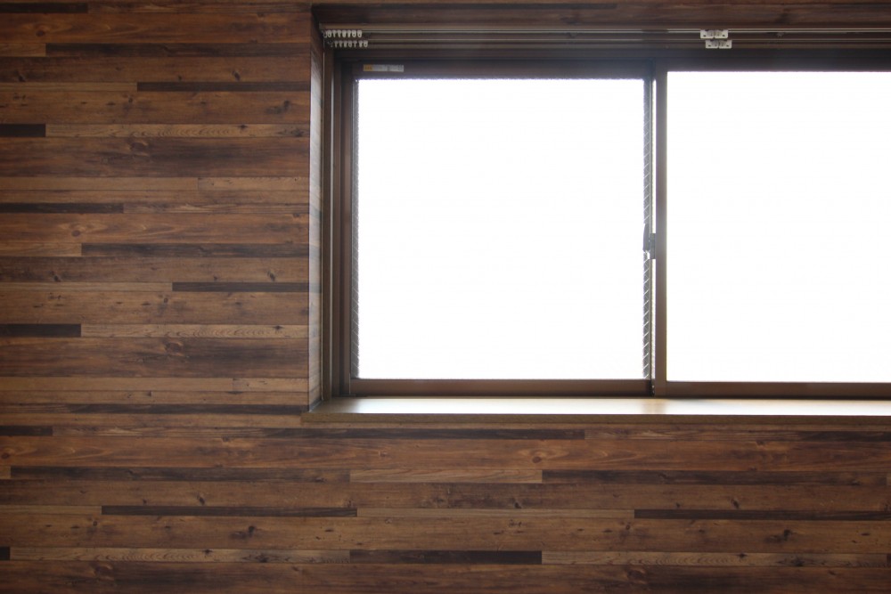 角部屋の特権、＋αの窓が部屋に光を取り入る。