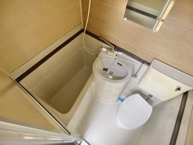 ユニットバスタイプです