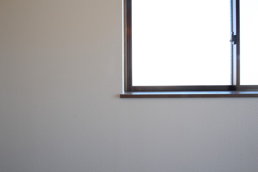 角部屋の特権、+αの窓でさらに採光が...。