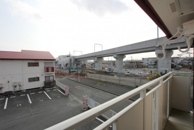 バルコニーから遠州鉄道 上島駅が見えるほどに駅チカです