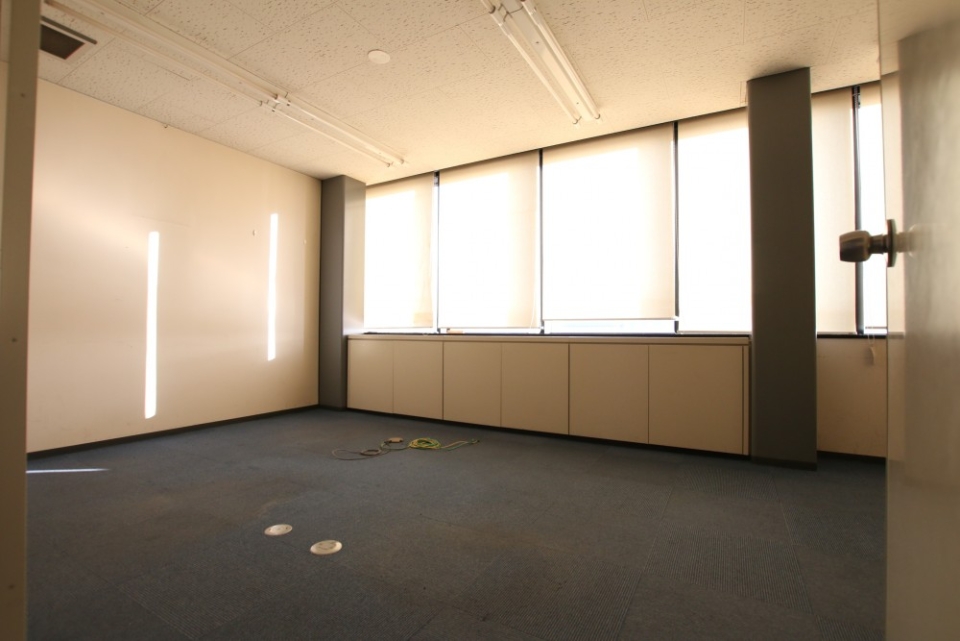 会議室でも社長室でも使いやすいサイズの1室。
