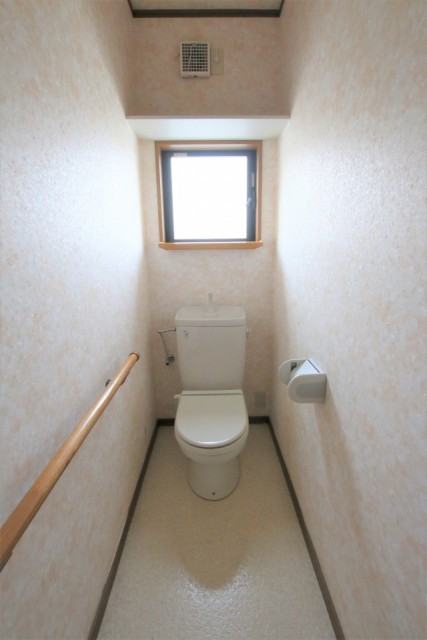 トイレは各階にあります。