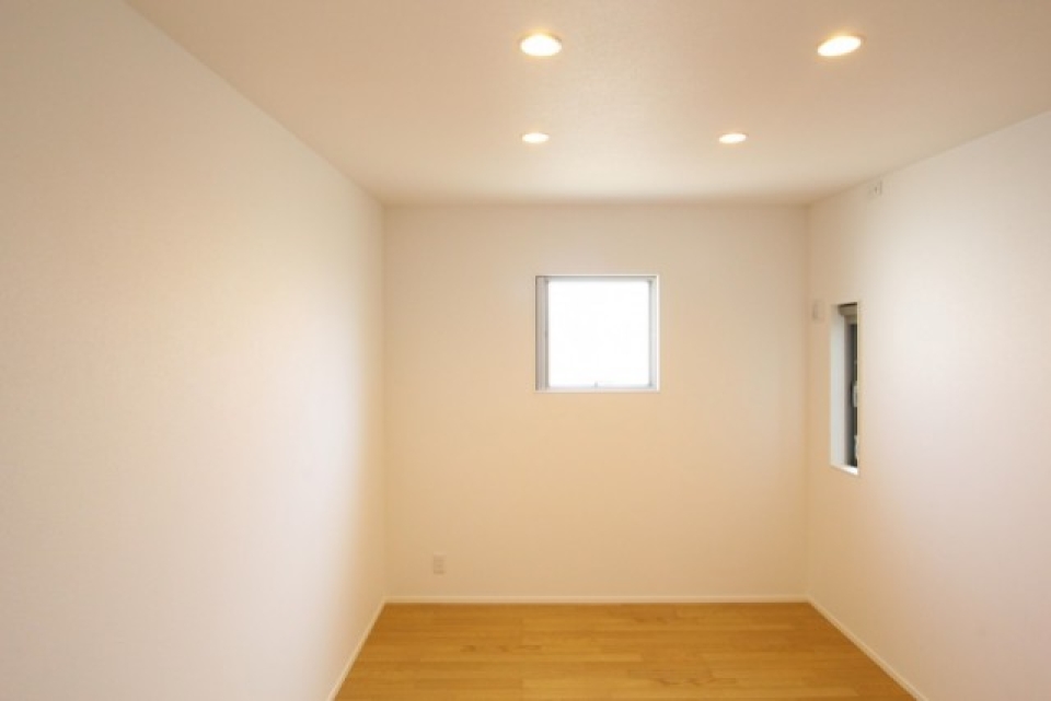 2階洋室3室もダウンライト照明を使用。