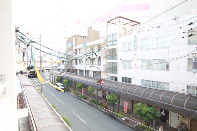 窓から見える浜松の街中。