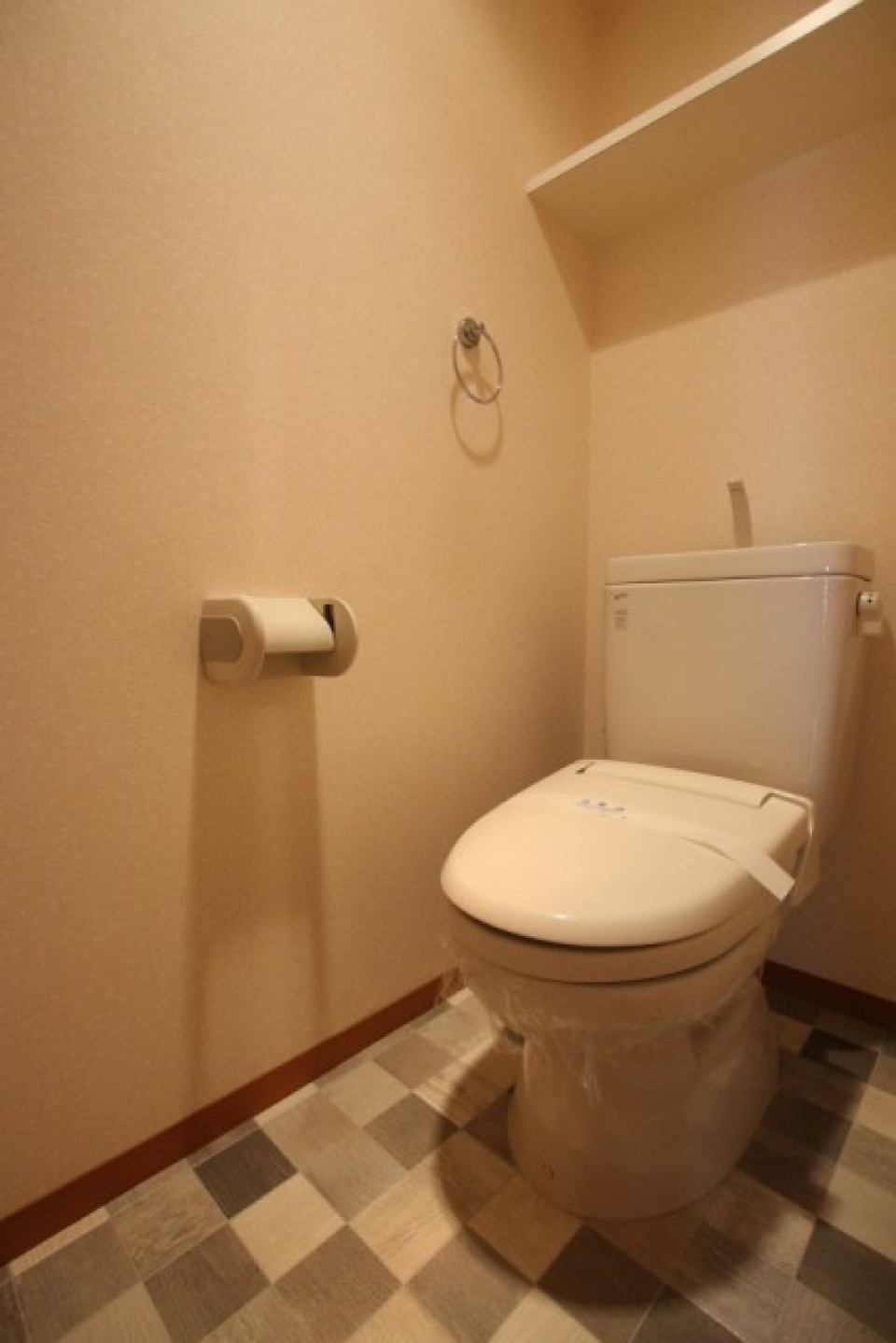 トイレです。床のデザインがお洒落です。