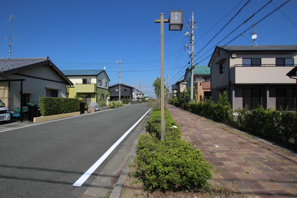 新興住宅街の大平台、道路もしっかり整備され綺麗な町並み。