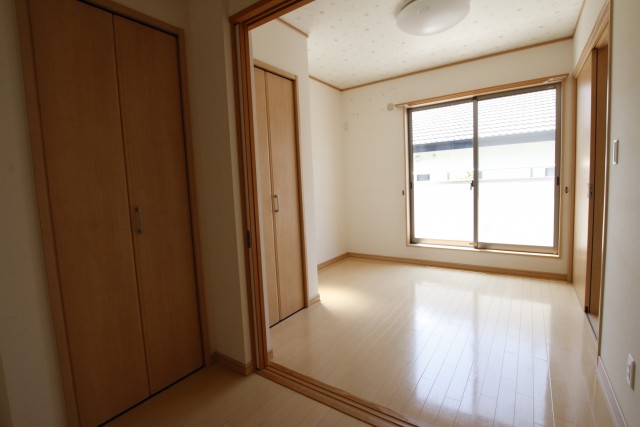 4.5帖のお部屋が２つ。