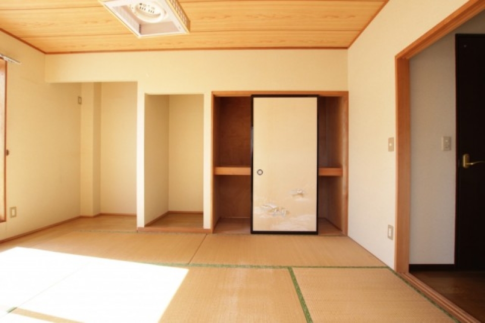 和室は洋間にしてクローゼット設置。