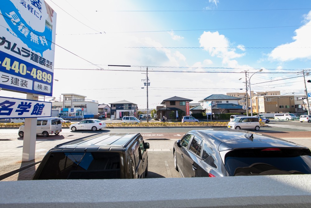 お部屋の目の前はすでに「雄踏街道」。