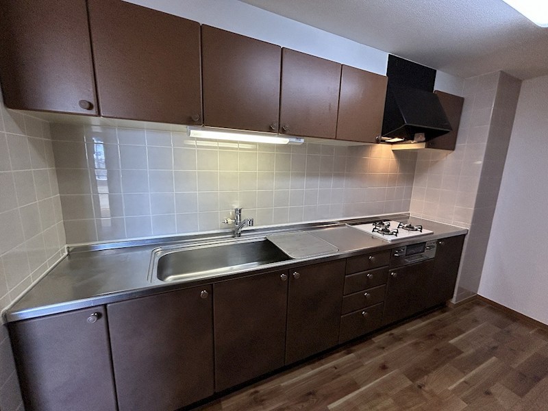 とっても大きなシステムキッチン！お料理が捗りそう