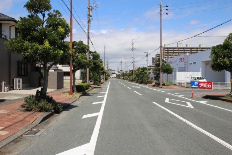 ＪＲ豊田町駅までは徒歩4分の近さ。