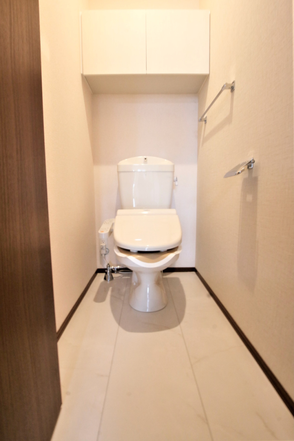 トイレにも棚付き