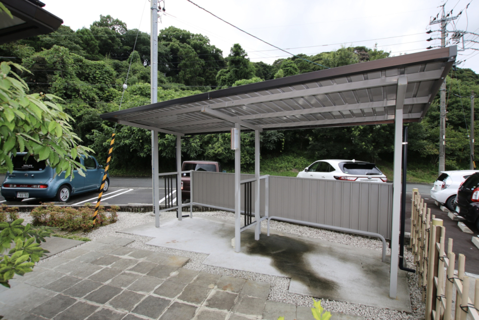 屋根付きの駐輪場