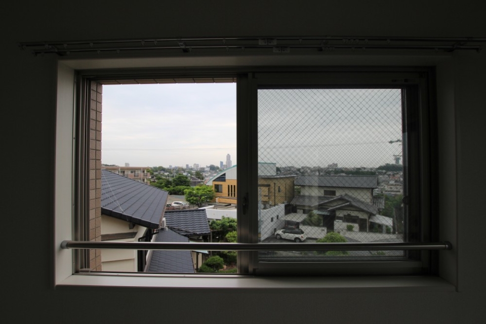 洋室6帖の窓からは広々浜松の景色にアクトタワーが眺める！