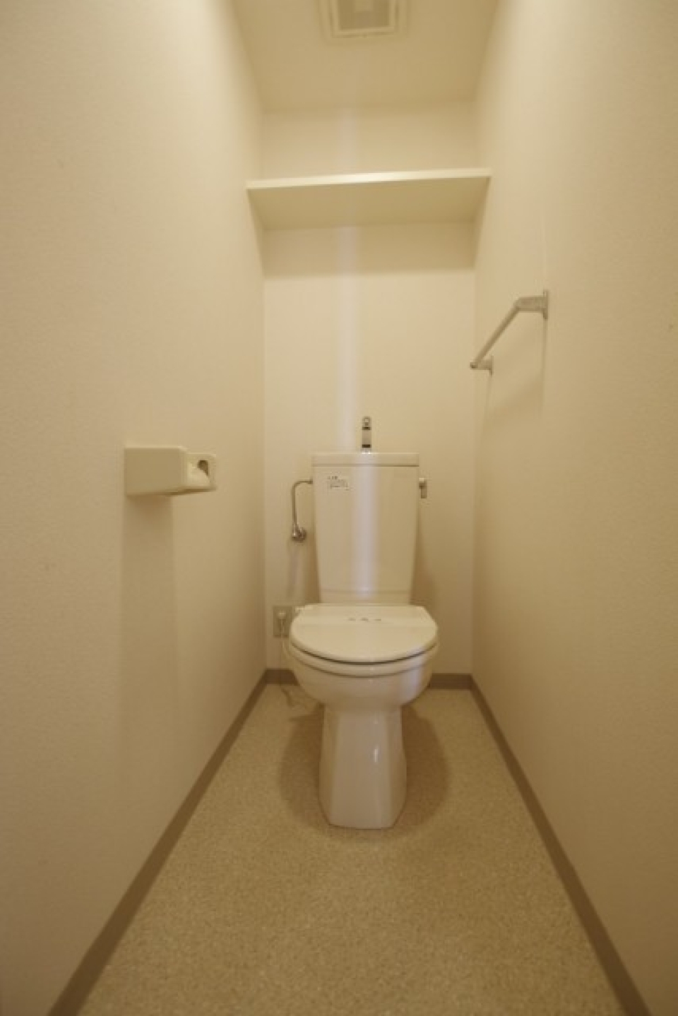 おトイレは温水洗浄便座です
