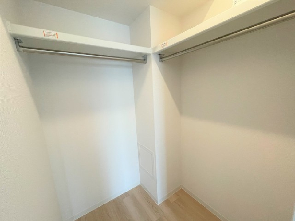 大きなWICまでついているのでお部屋はスッキリしますね！