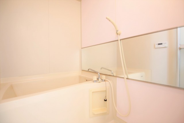 淡いピンクのかわいいお風呂