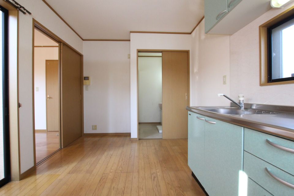 水廻りは建物北側に集中している