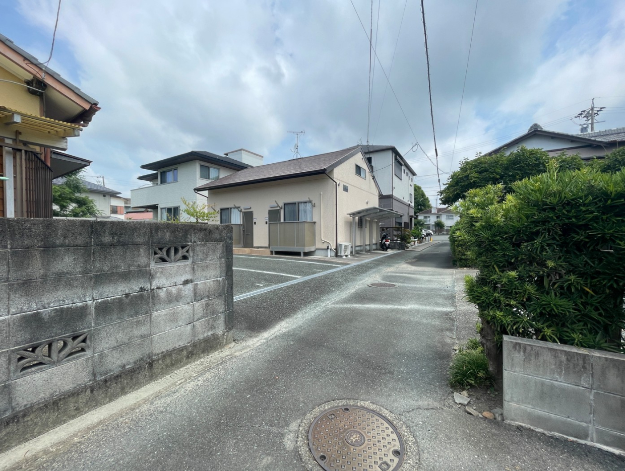 物件周辺の道路は狭いので要注意！
