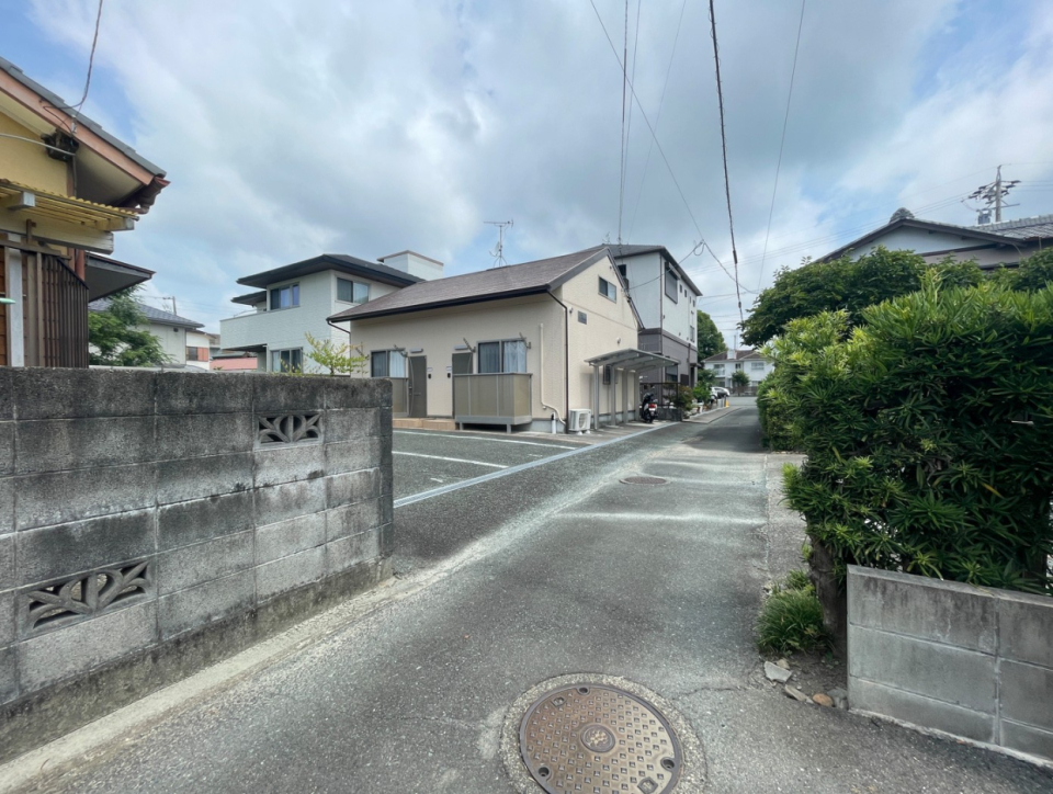 物件周辺の道路は狭いので要注意！