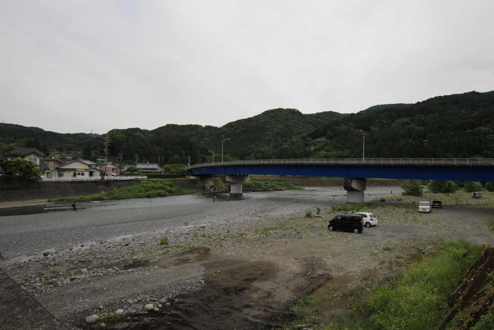 近隣の杉川や気田川では鮎釣りが楽しめる。