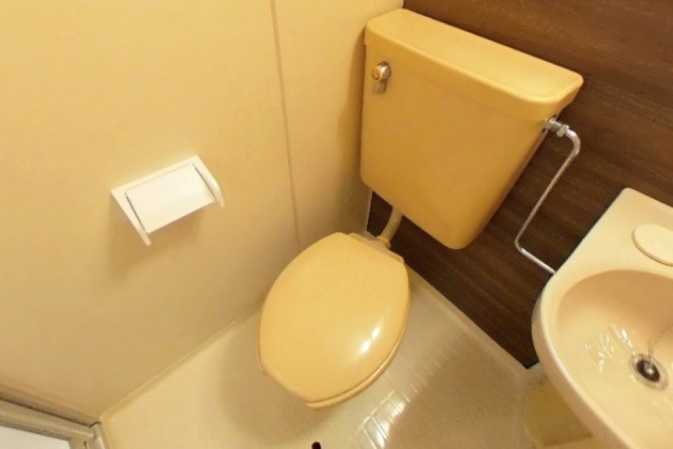 ユニットバスです。トイレの横には