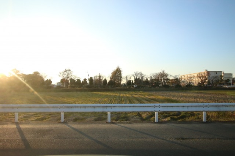 こちらは駐車場前。夕日が綺麗です。