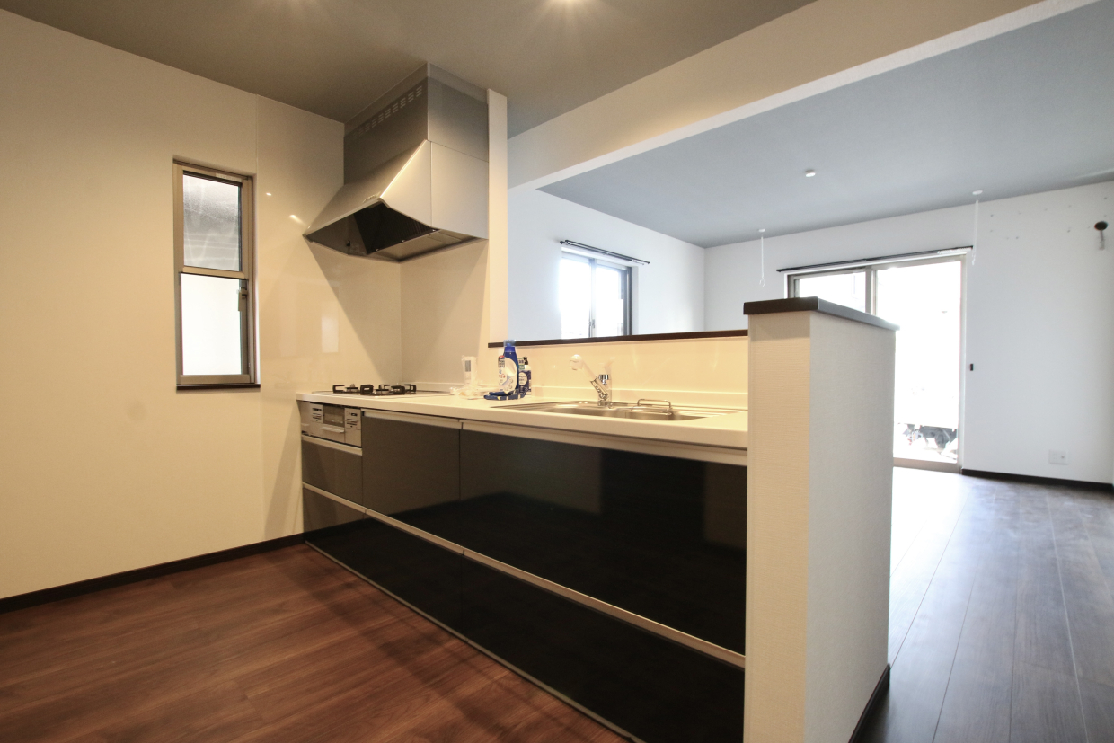 人気の対面式キッチン