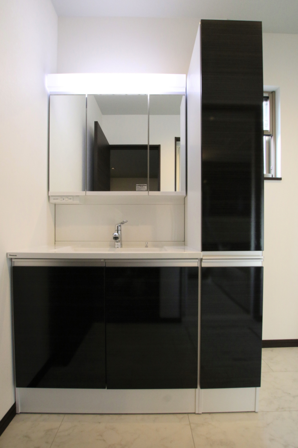 シックな洗面台