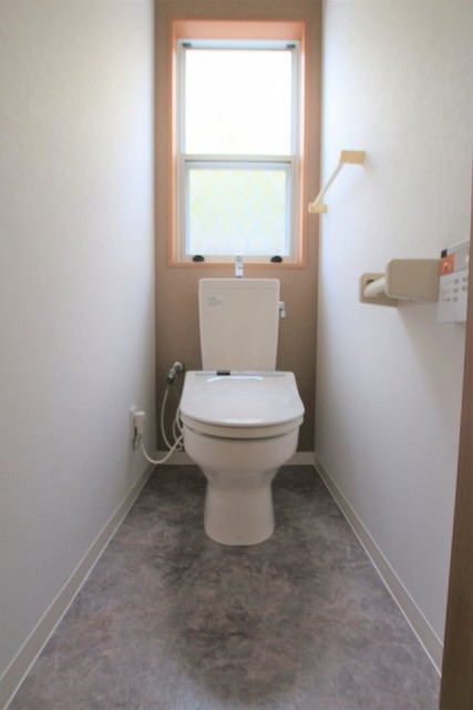 温水洗浄便座のトイレ。
