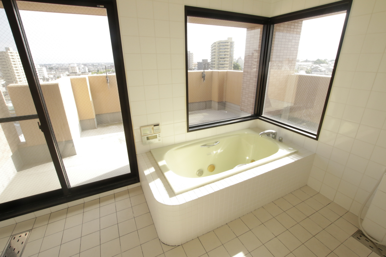 開放感たっぷりのバスタイムを