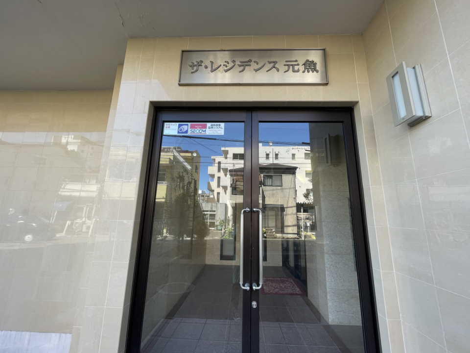 エントランスはオートロック付き