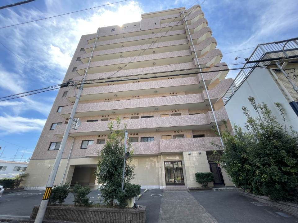 浜松駅まで徒歩11分の好立地マンションです
