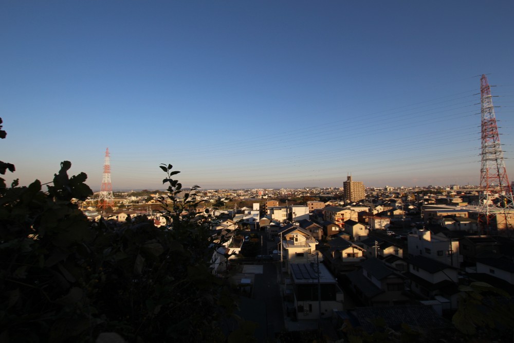 駐車場からは上島の町が見下ろせる。