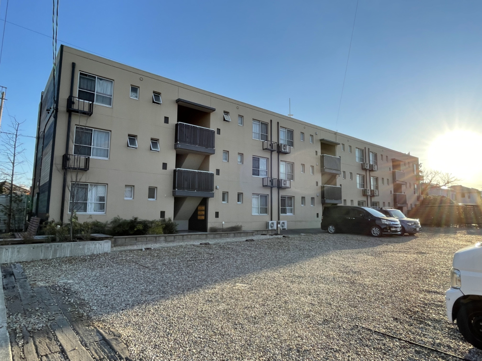 駐車場の余裕がありますね。