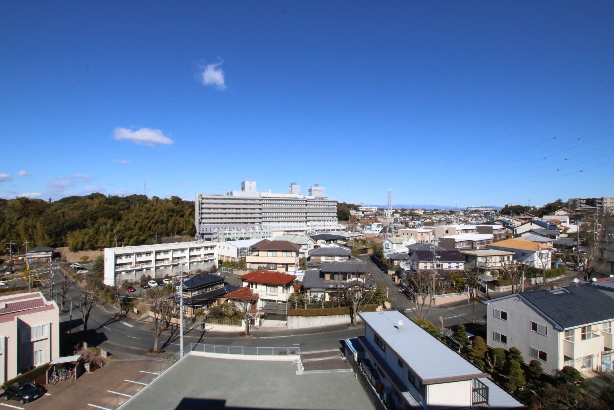 北側FreeSpaceの窓からの眺め。高台なのでよい景色