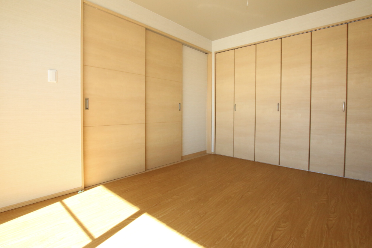 納戸もあるのに洋室にも大きなクローゼットが