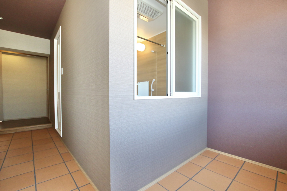 室内窓の中はなんと浴室