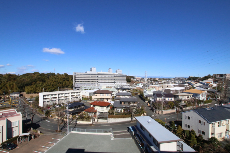 北側FreeSpaceの窓からの眺め。高台なのでよい景色