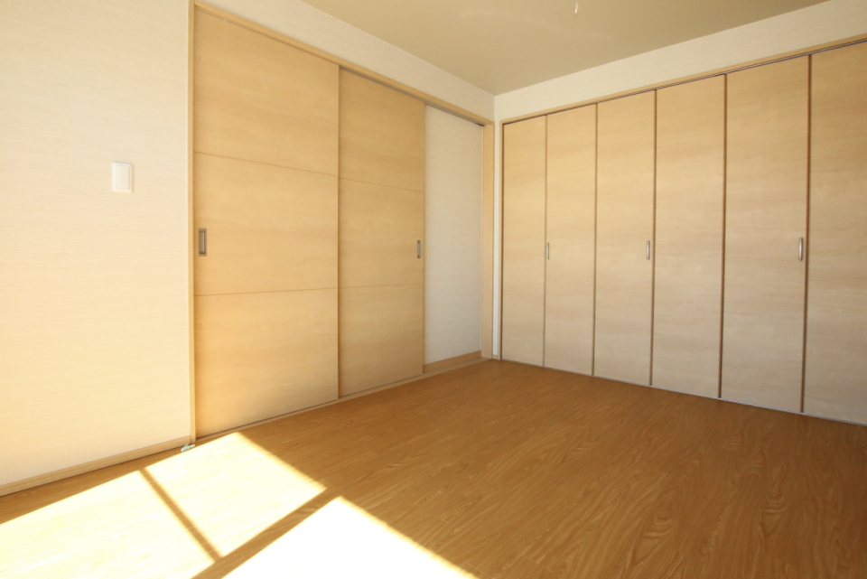 納戸もあるのに洋室にも大きなクローゼットが